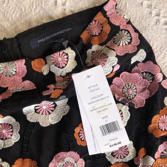 NWT French Connection Black Floral Embroidered 3D Mesh Mini Skirt Sz 0 Festival - Picture 5 of 9